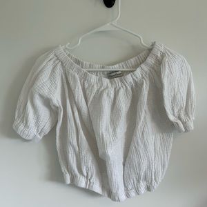 Cupcakes and Cashmere puff sleeve crop top
